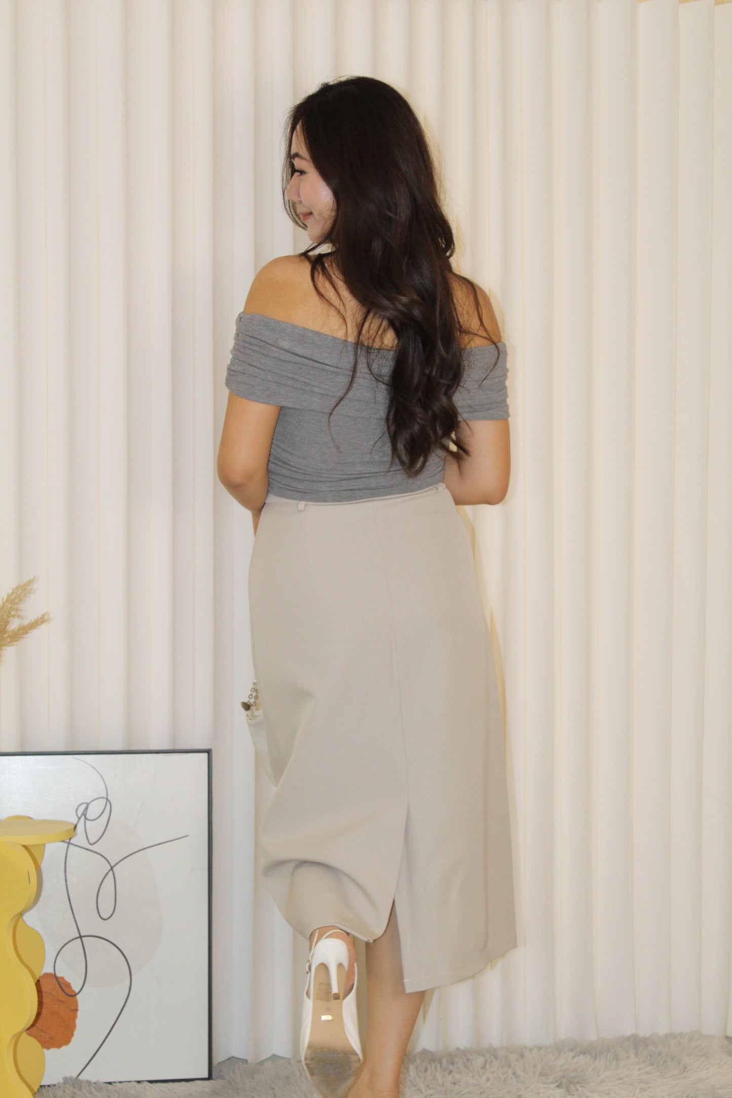 Capucine Straight Midi Skirt (Black)