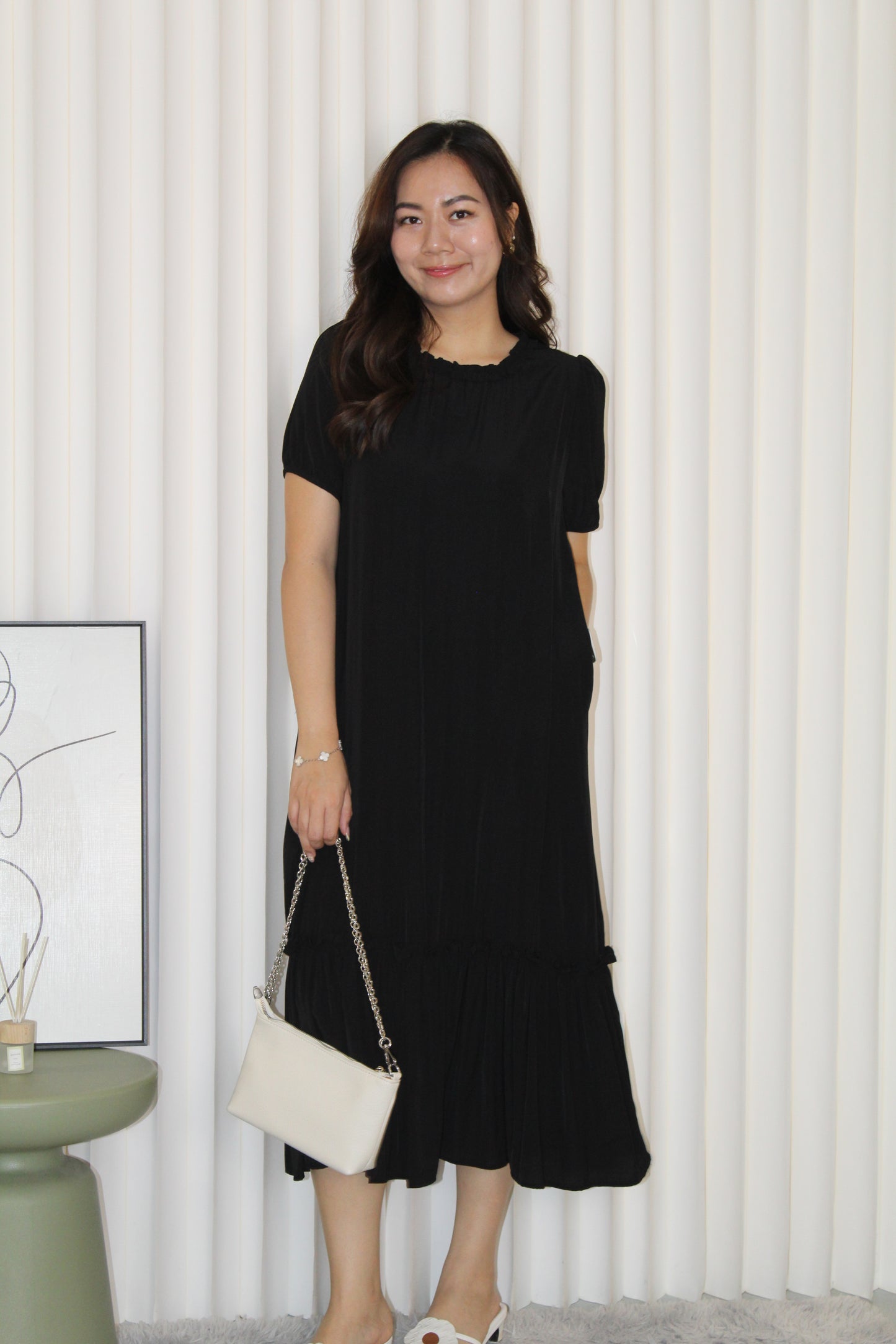 Hallie Straight Midi Dress (Black)