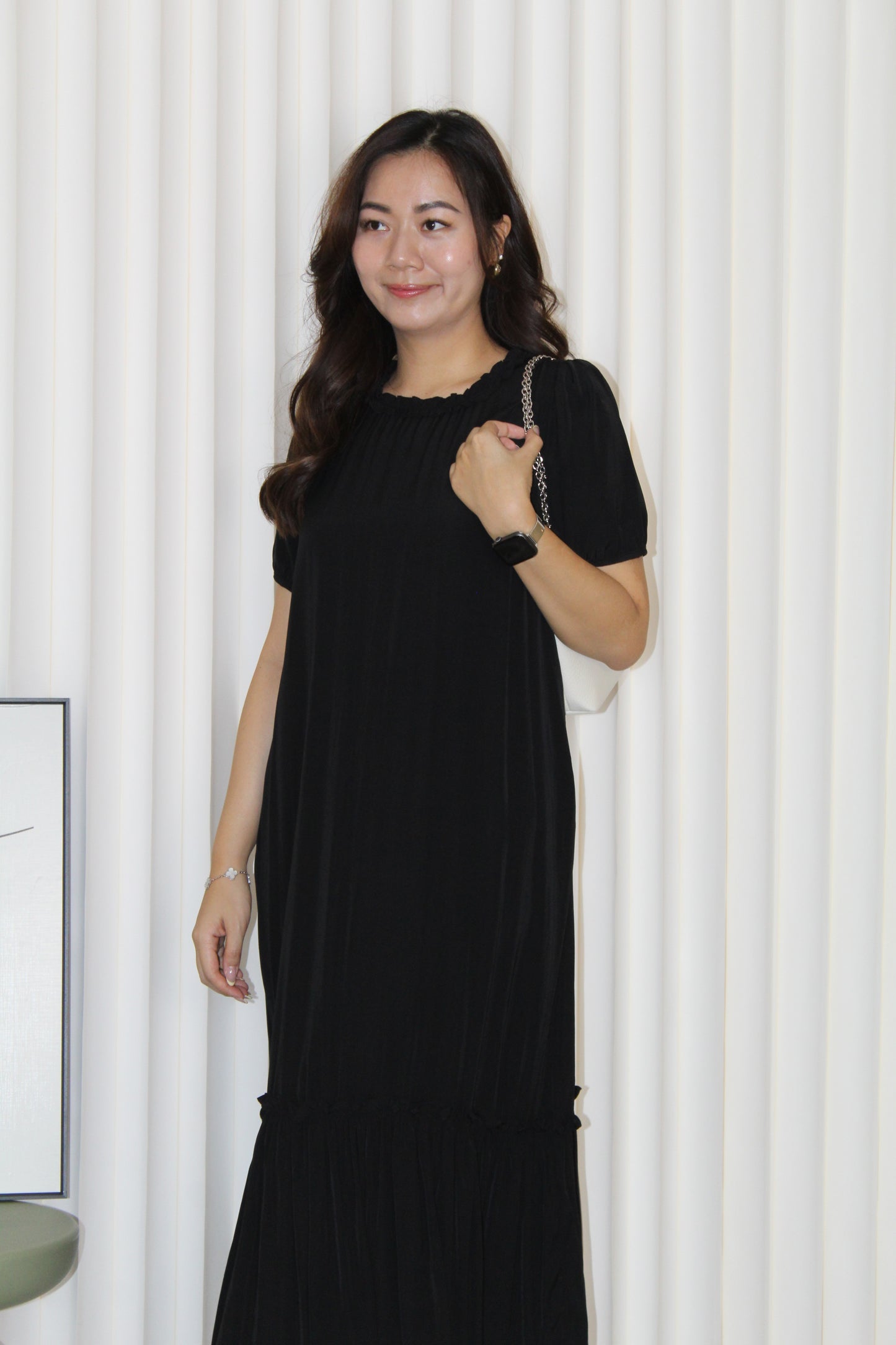 Hallie Straight Midi Dress (Black)