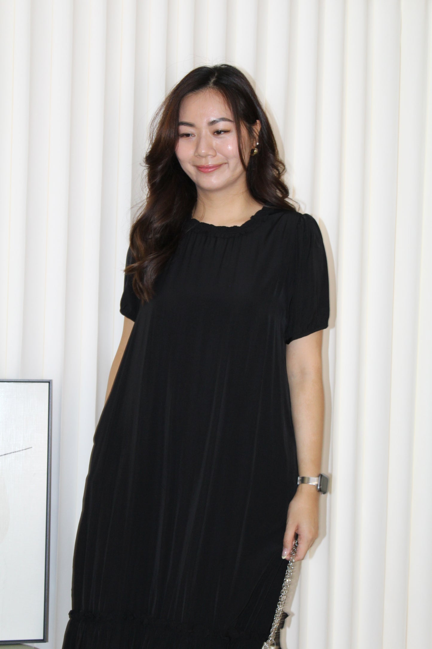 Hallie Straight Midi Dress (Black)