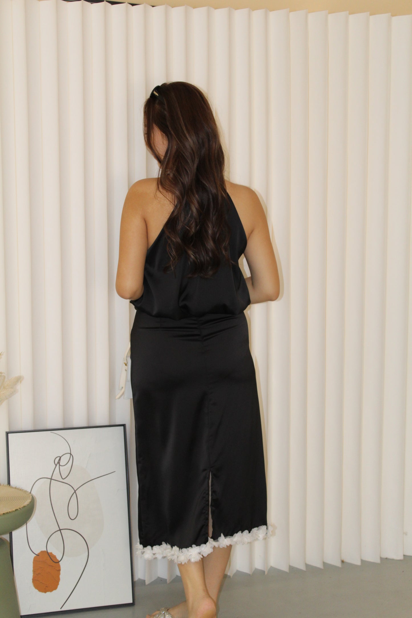 Yuna Satin Midi Skirt (Black)