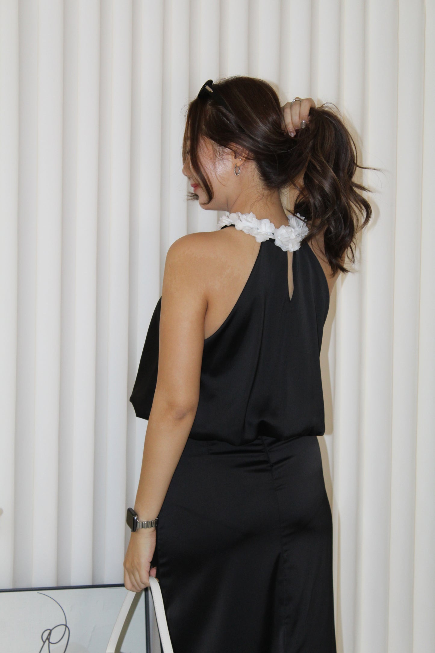Yuna Satin Midi Skirt (Black)
