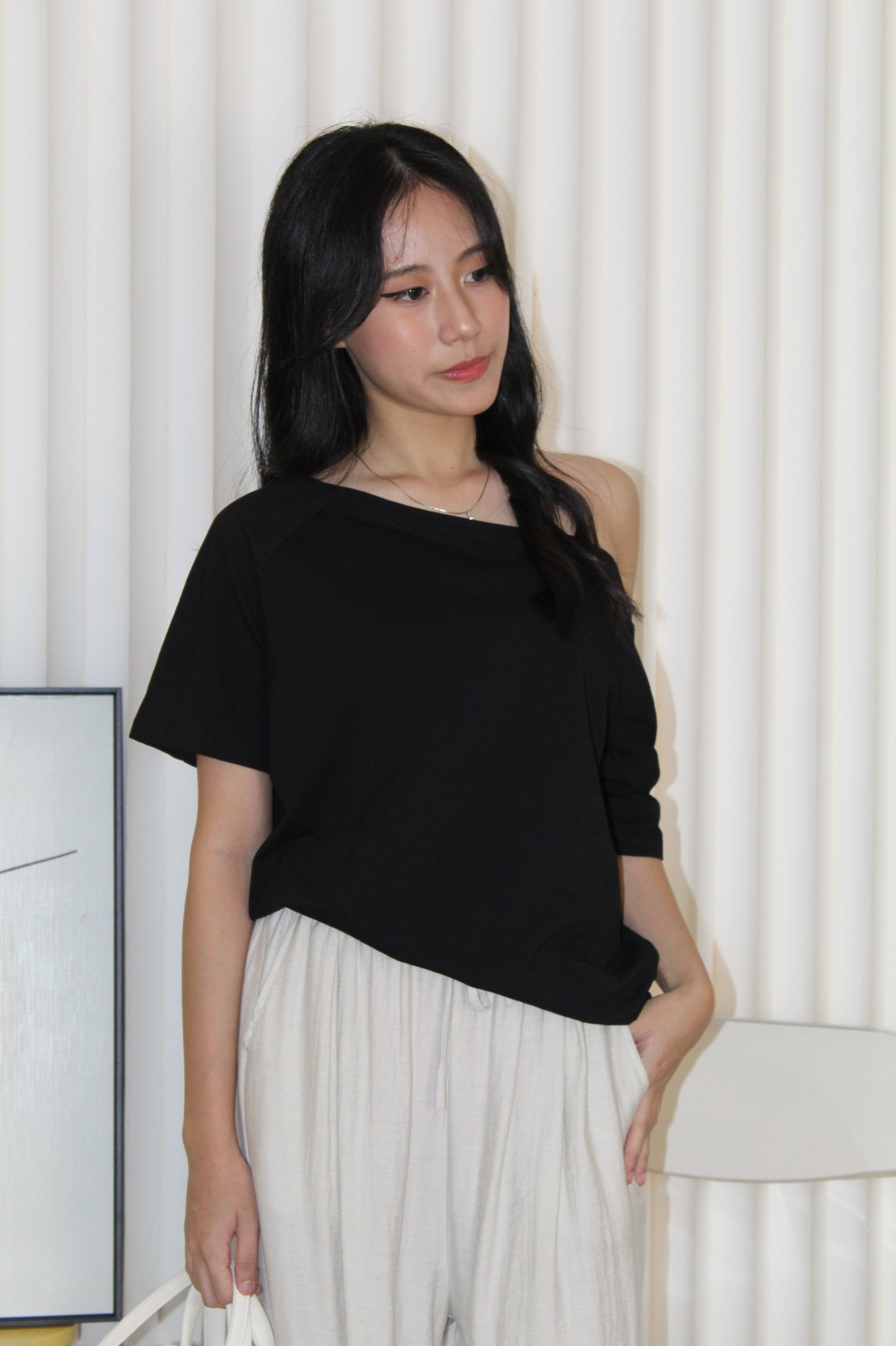 Karen Oversize Off Shoulder Top (Black)