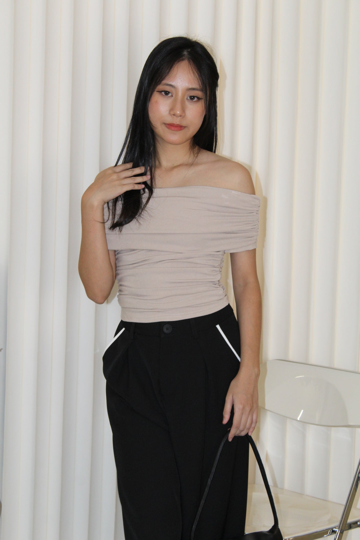 Aralyn Off Shoulder Top (Grey)