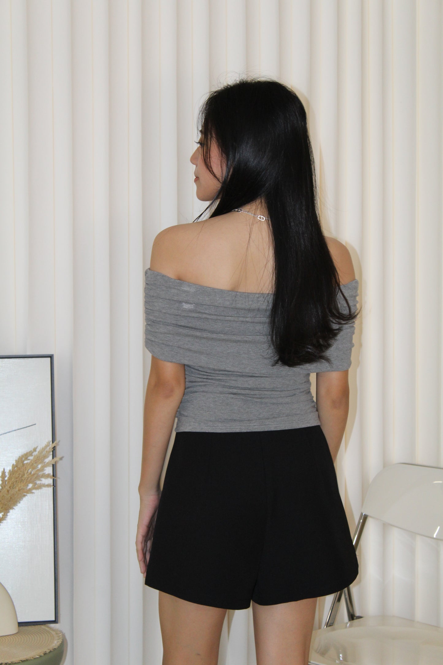 Aralyn Off Shoulder Top (Grey)
