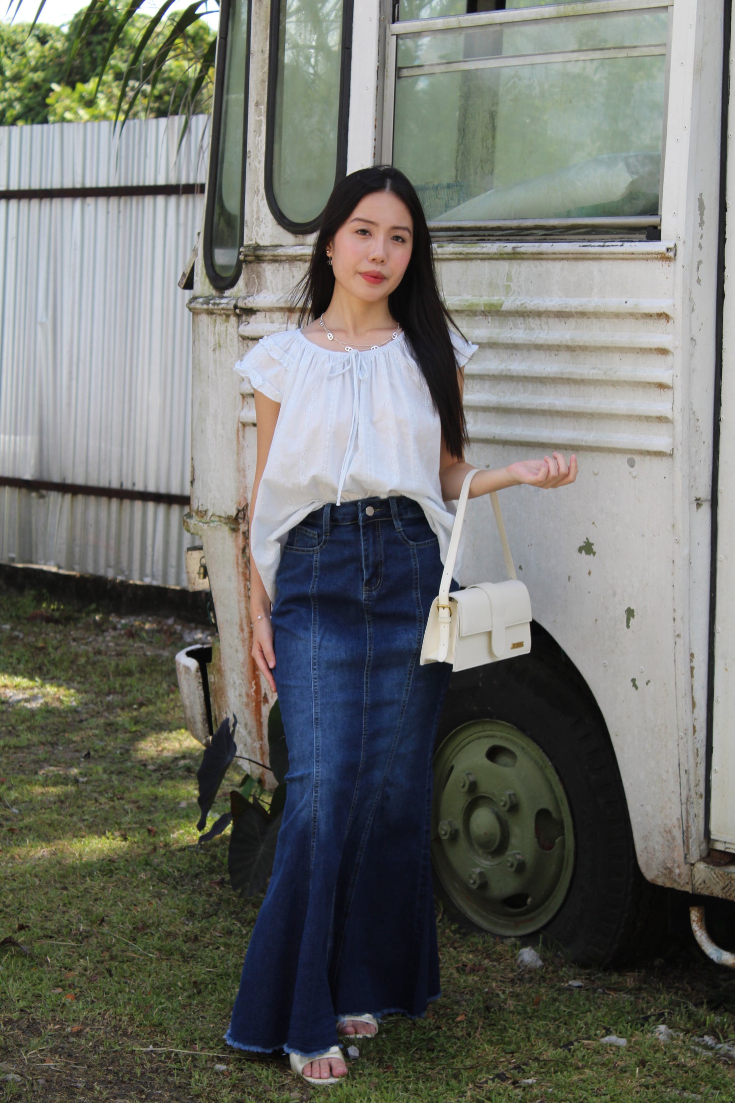 Kaliyah Broderie Ruffle Top (Blue）