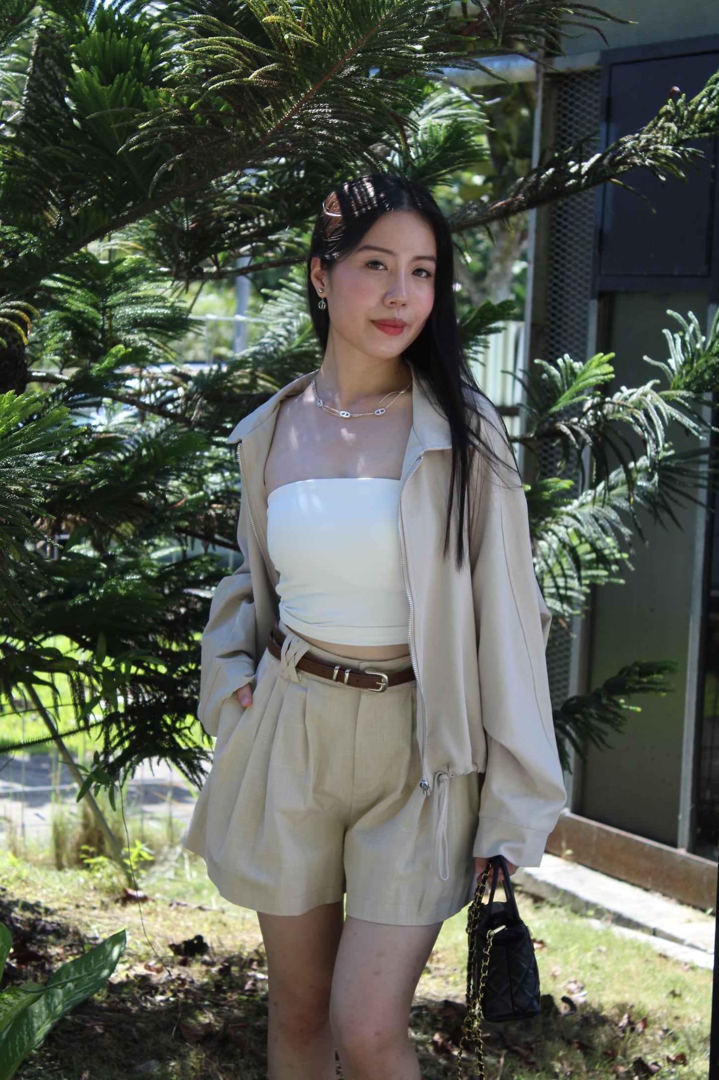 Giselle Linen Cotton Bermuda Shorts (Cream）