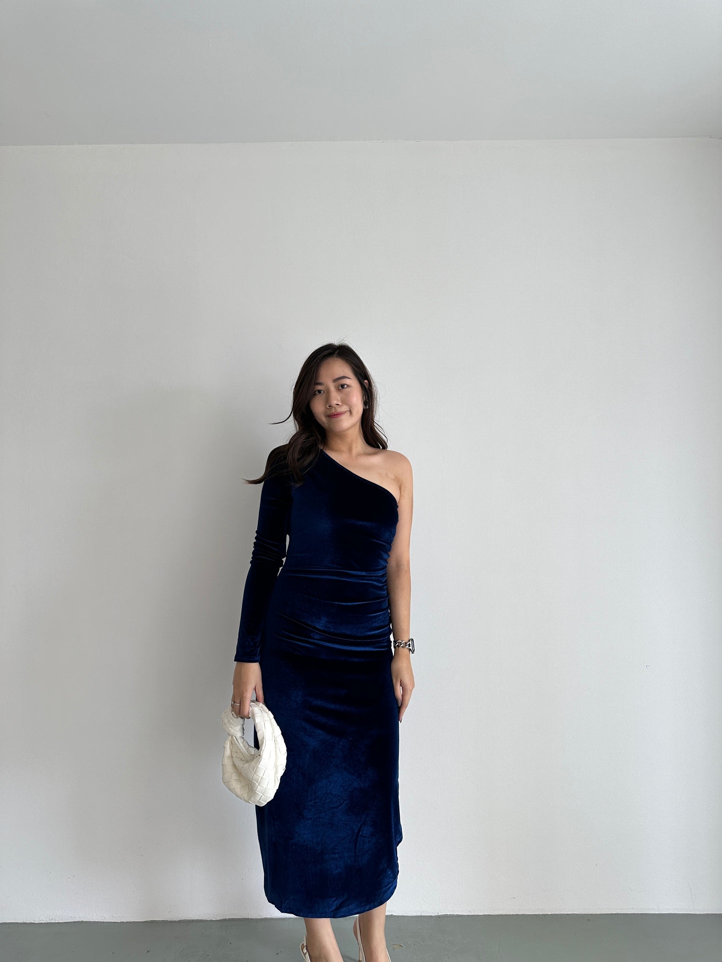 Taelyn Velvet Slit Dress (Blue)