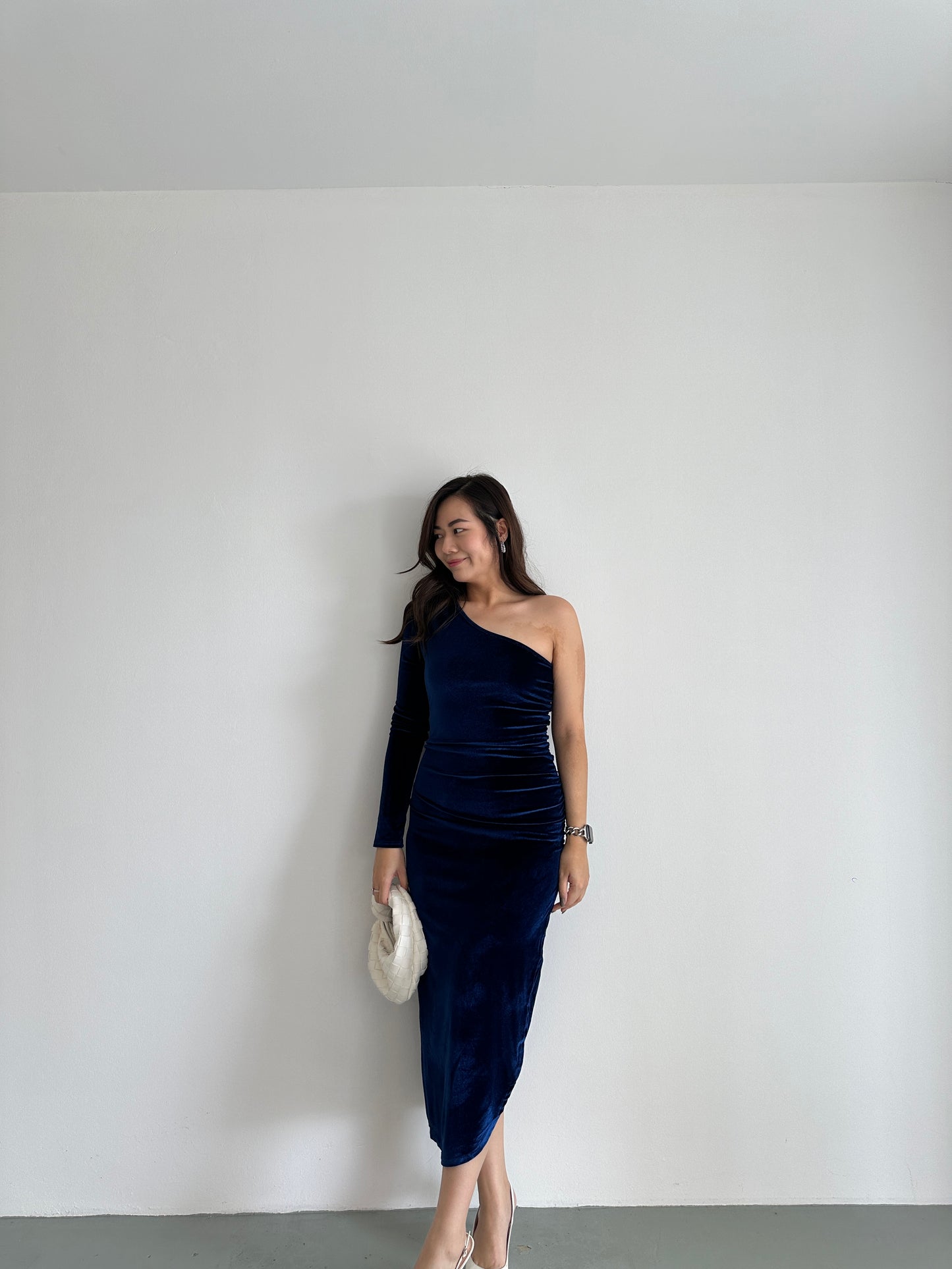 Taelyn Velvet Slit Dress (Blue)