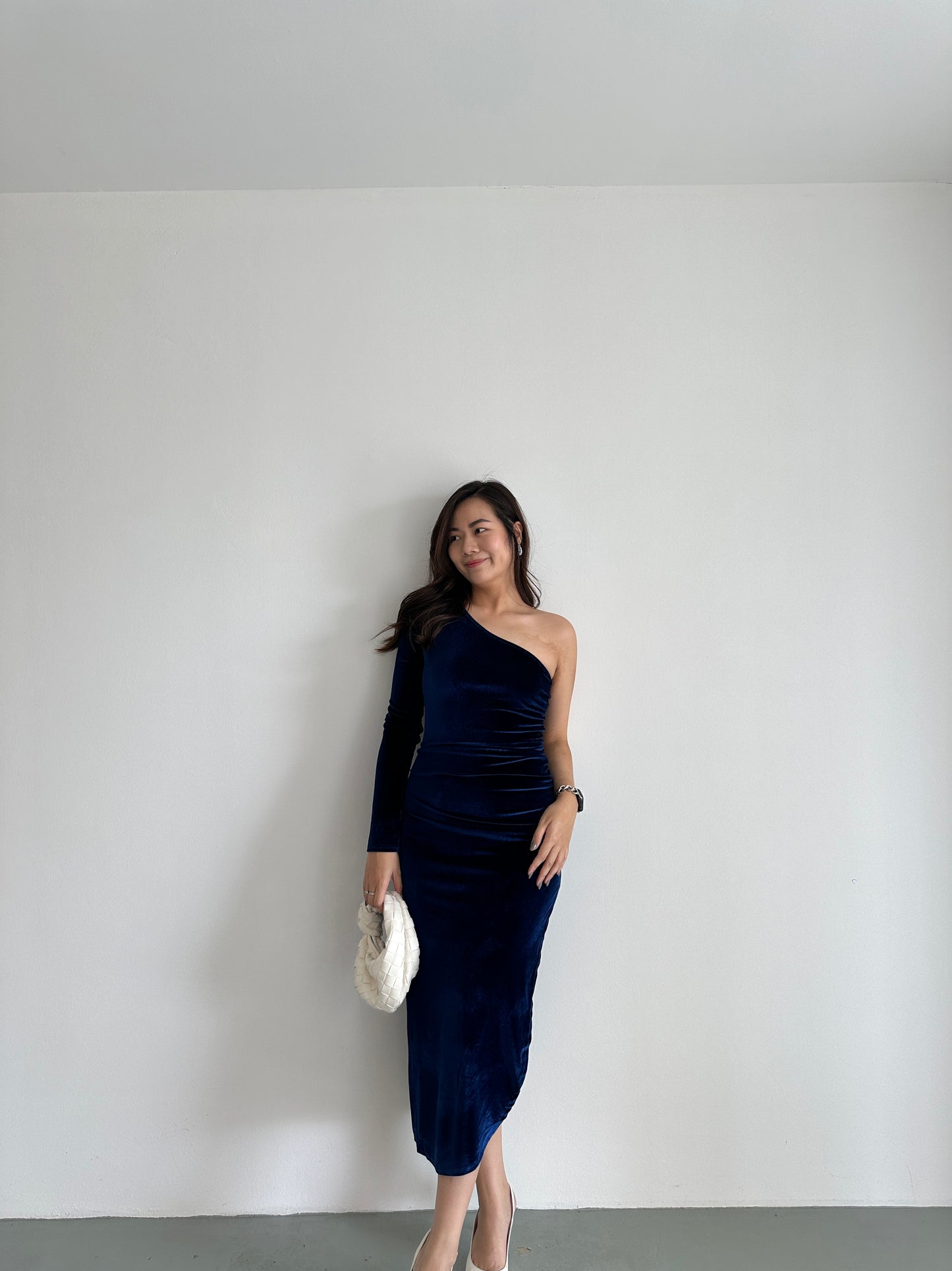 Taelyn Velvet Slit Dress (Blue)