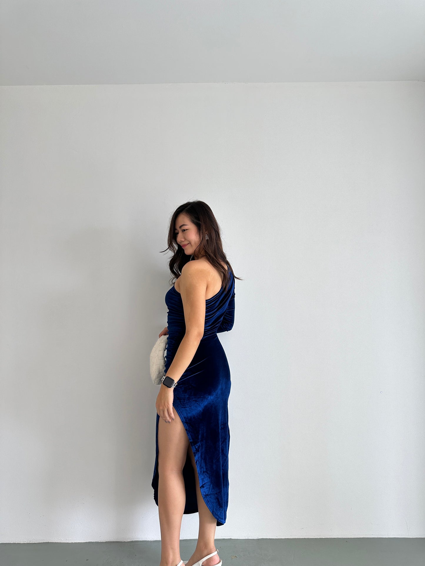 Taelyn Velvet Slit Dress (Blue)