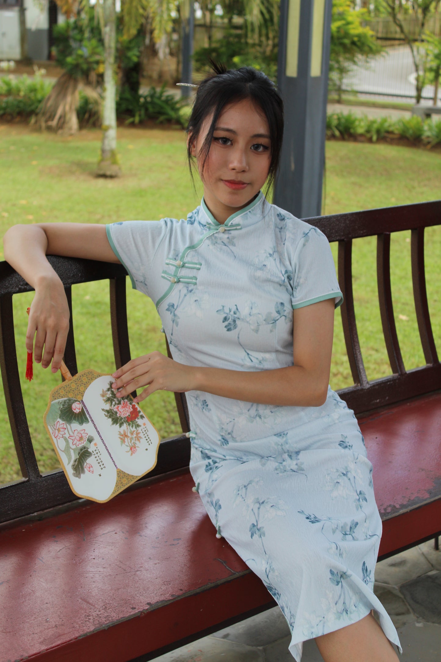 Man Yue Floral Cheongsam Midi Dress (Blue)