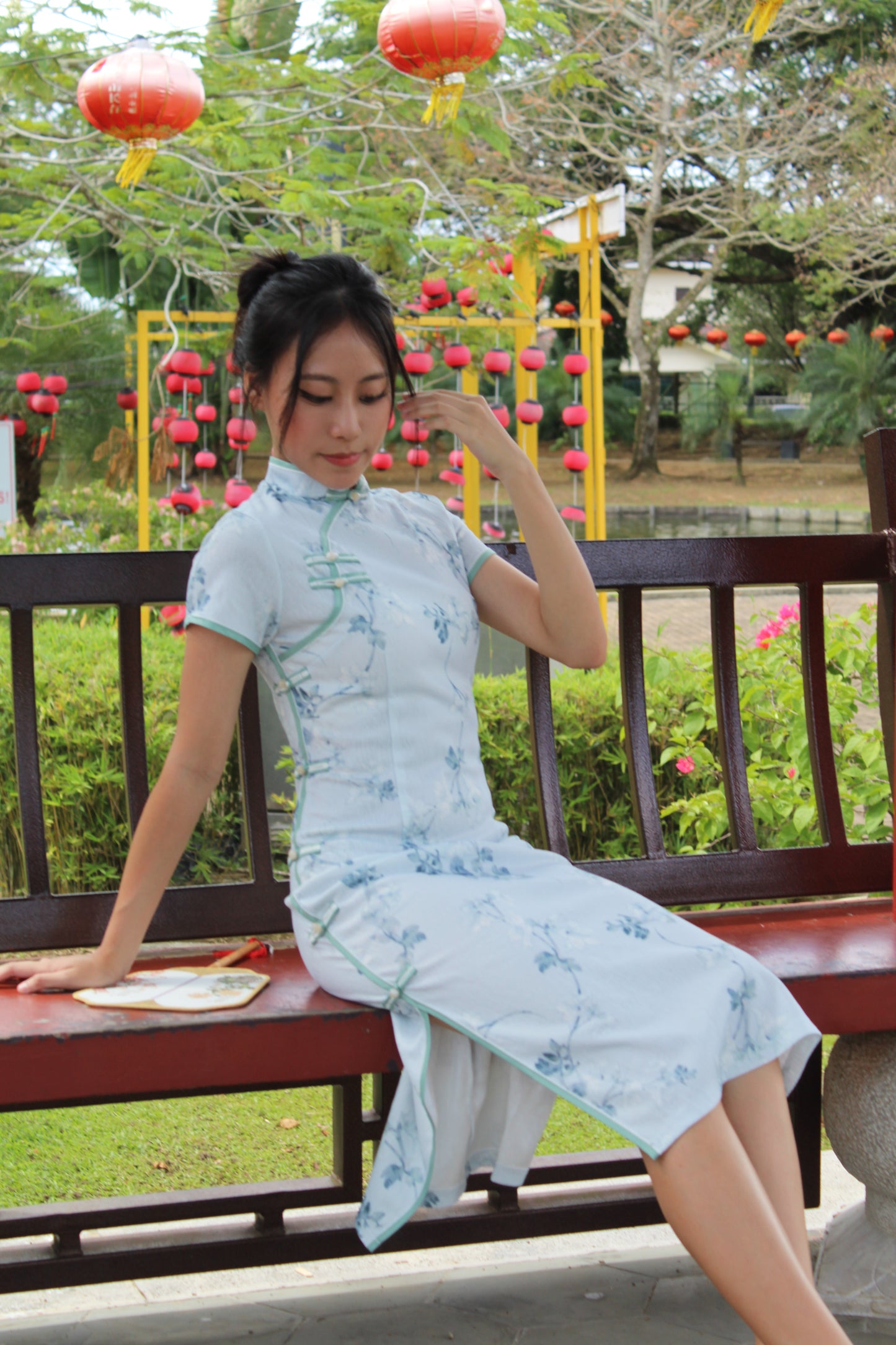 Man Yue Floral Cheongsam Midi Dress (Blue)