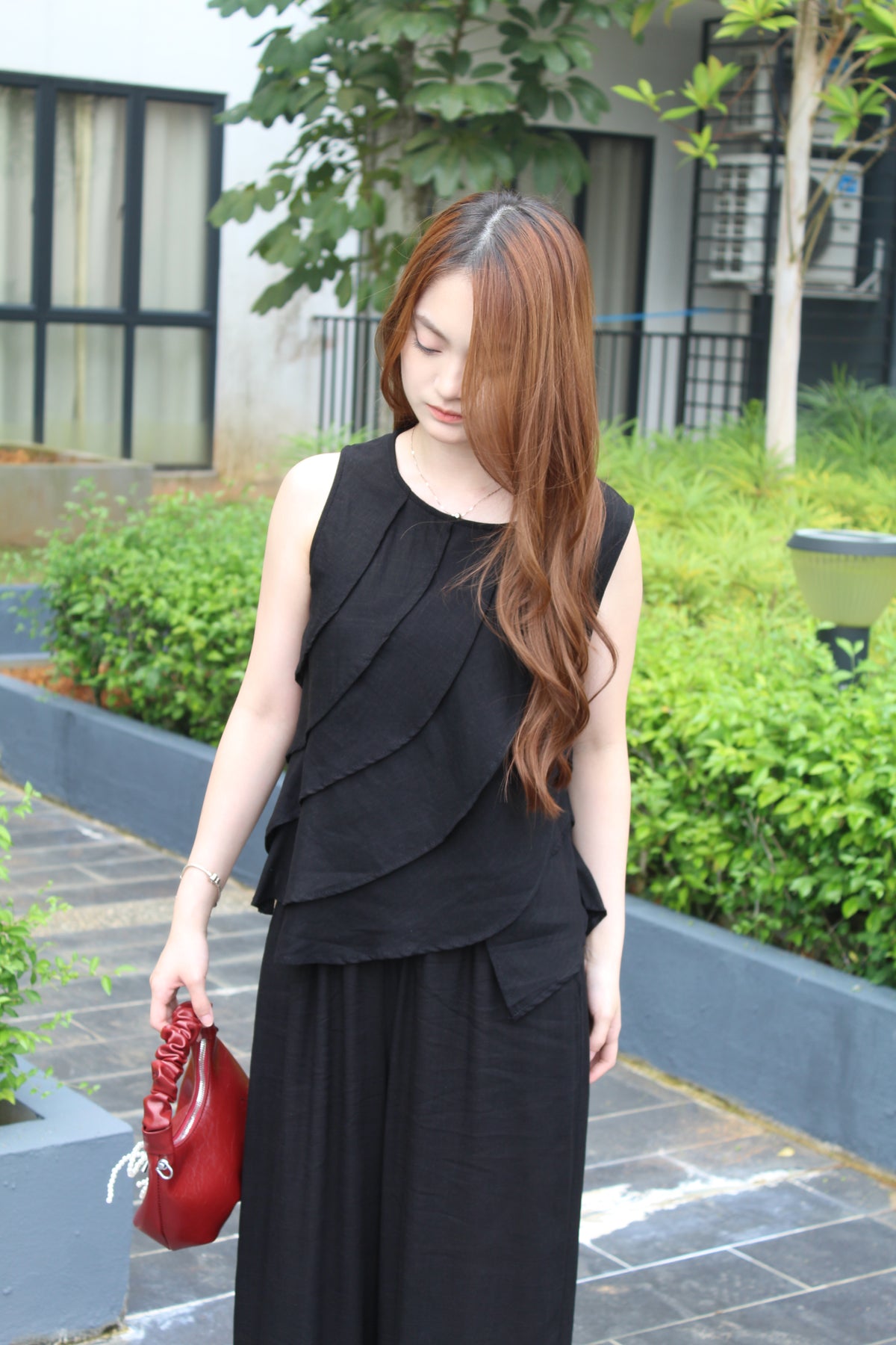 Shermaine Linen Ruffle Top (Black)