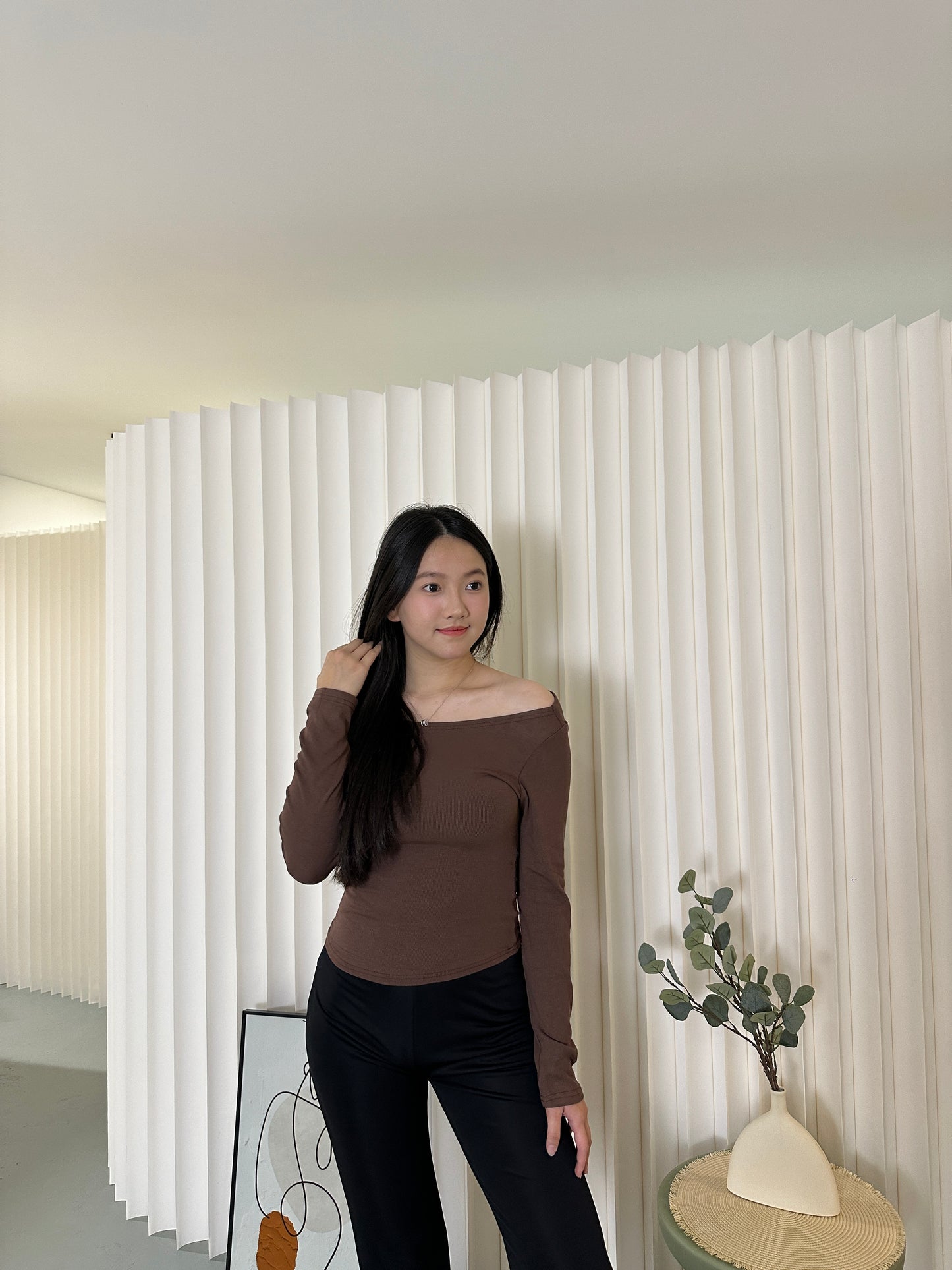 Genie Off Shoulder Top (Brown)