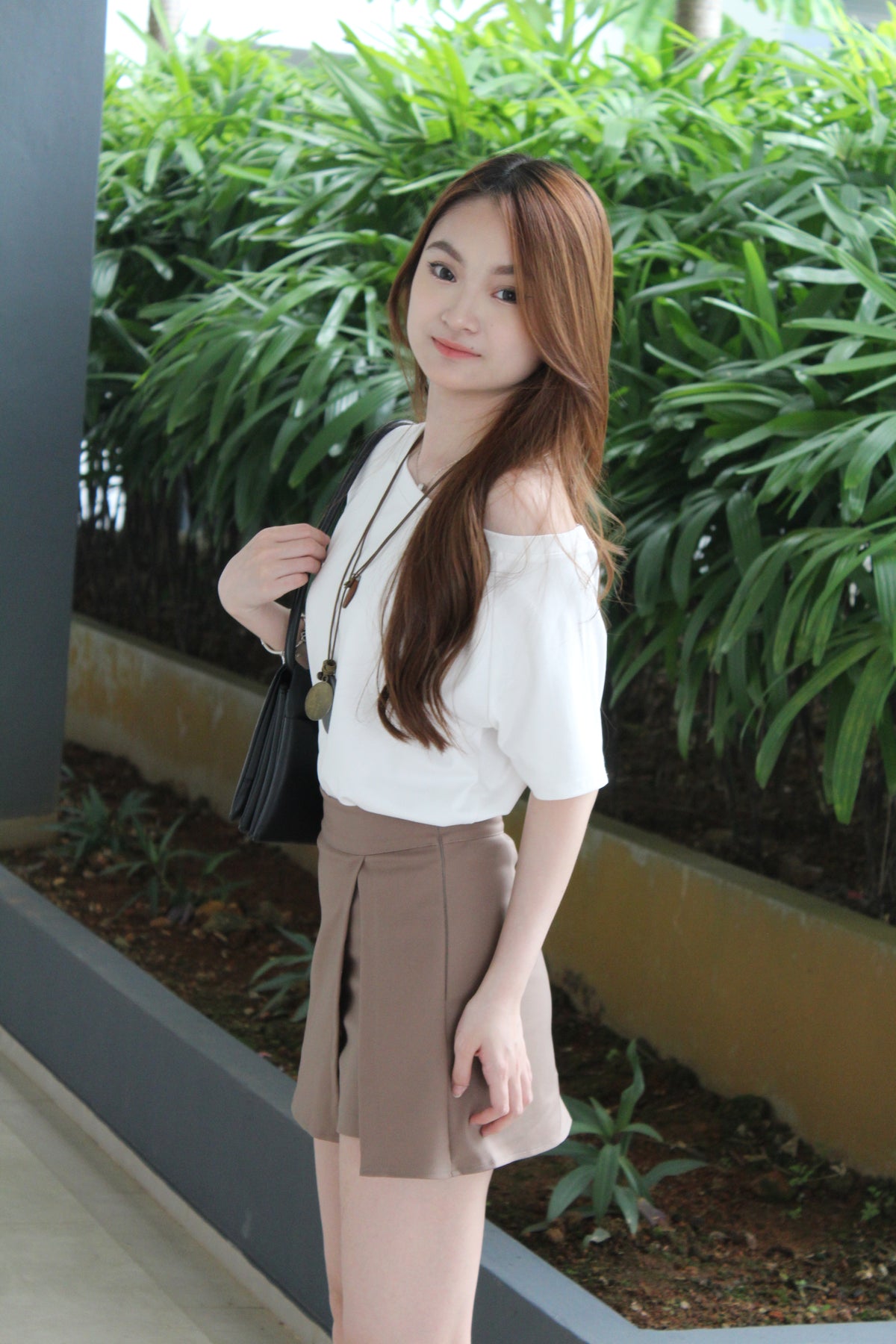 Barriss Slit High Waisted Skirt (Khaki)
