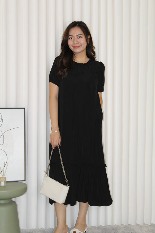 Hallie Straight Midi Dress (Black)