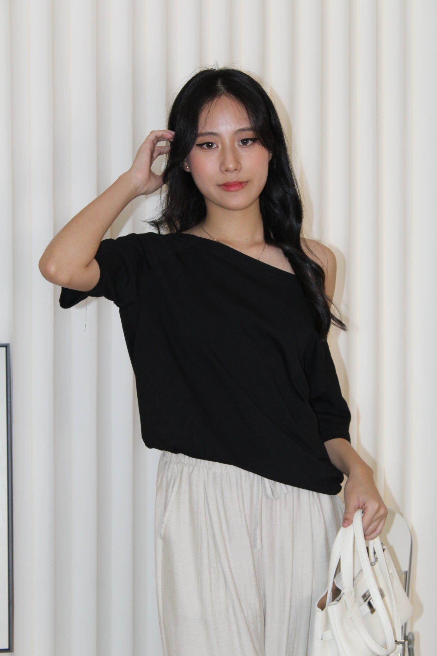 Karen Oversize Off Shoulder Top (Black)