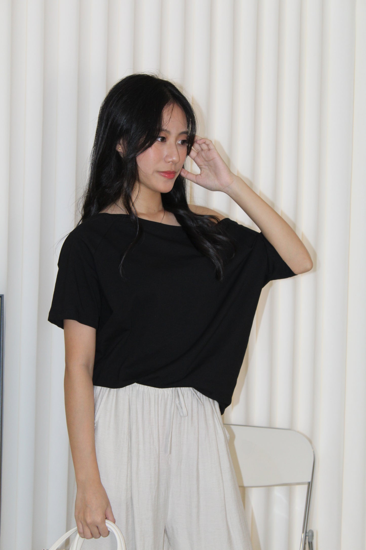 Karen Oversize Off Shoulder Top (Black)