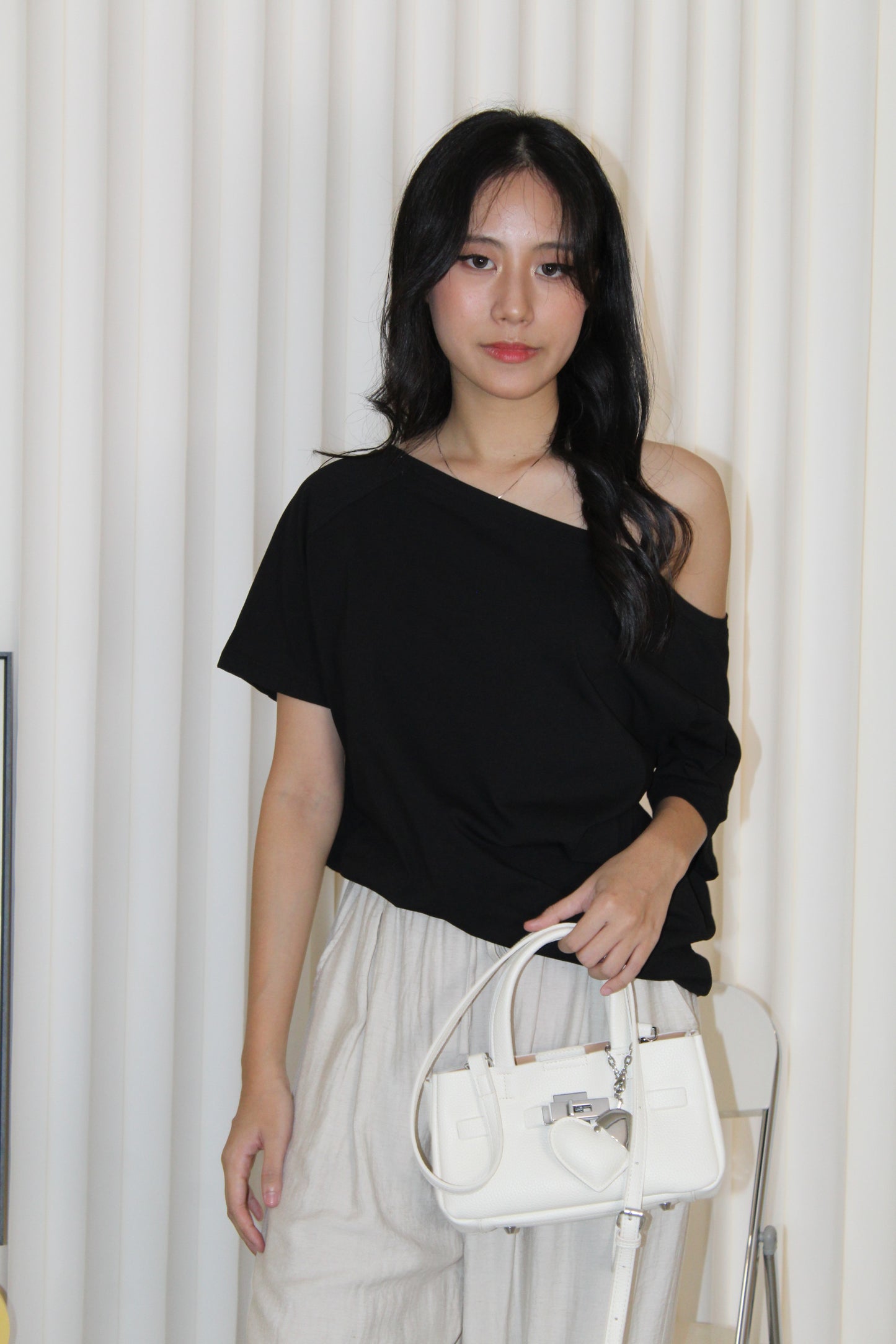 Karen Oversize Off Shoulder Top (Black)
