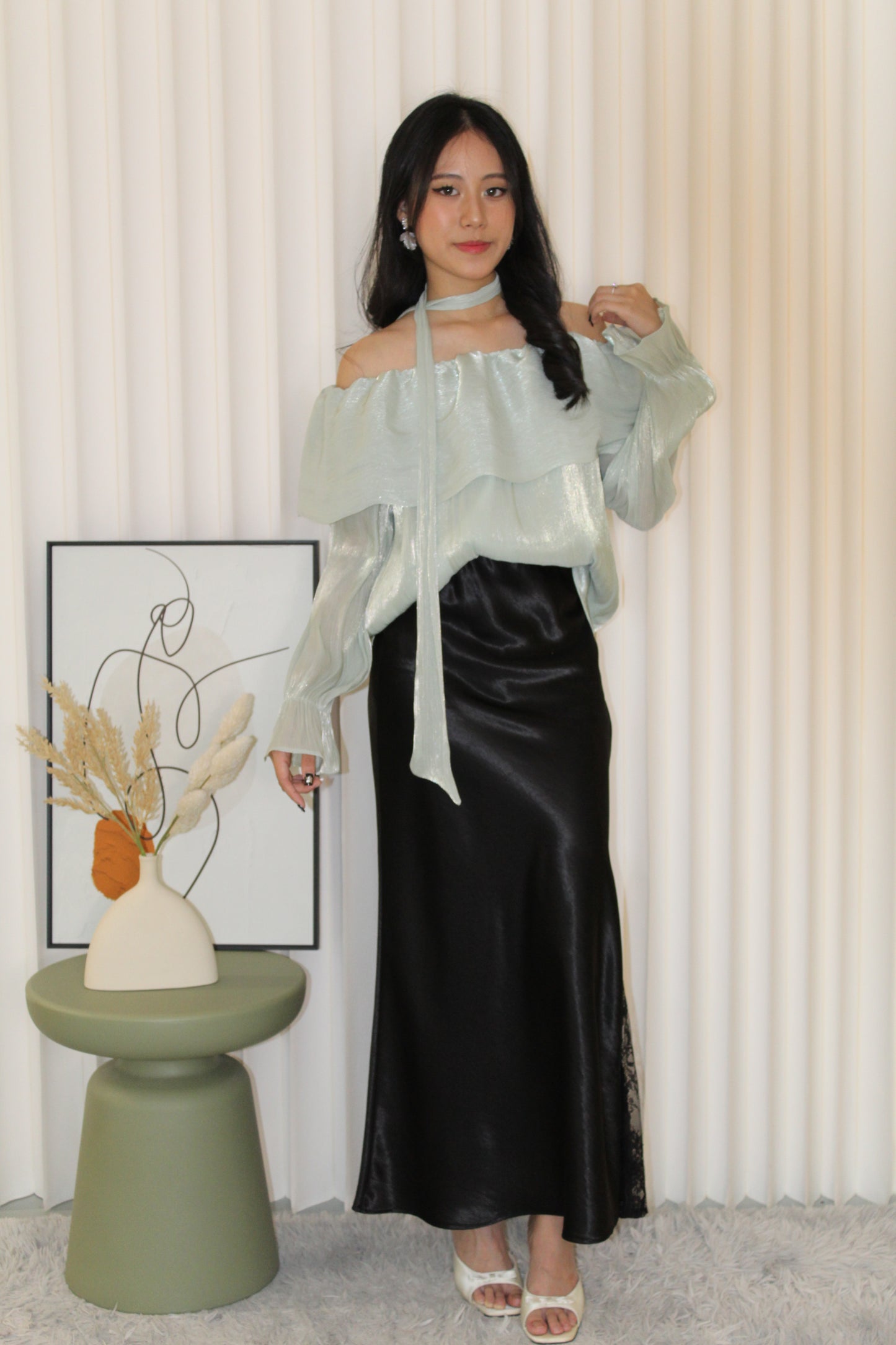 Marley Off Shoulder Long Sleeve Top (Cream)