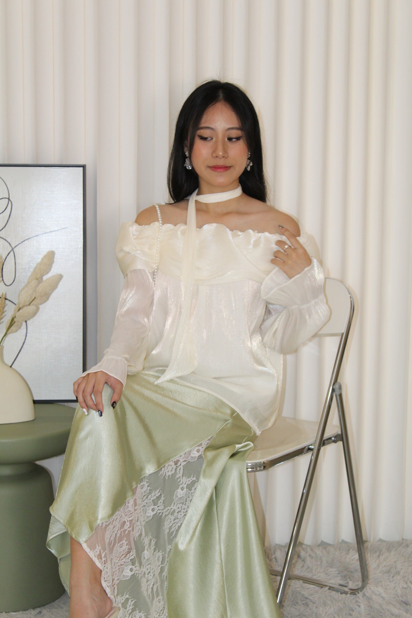 Marley Off Shoulder Long Sleeve Top (Cream)