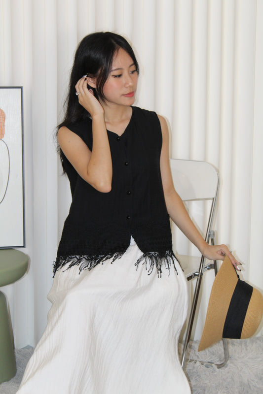 Canny Frayed Lace Vest Top (Black)