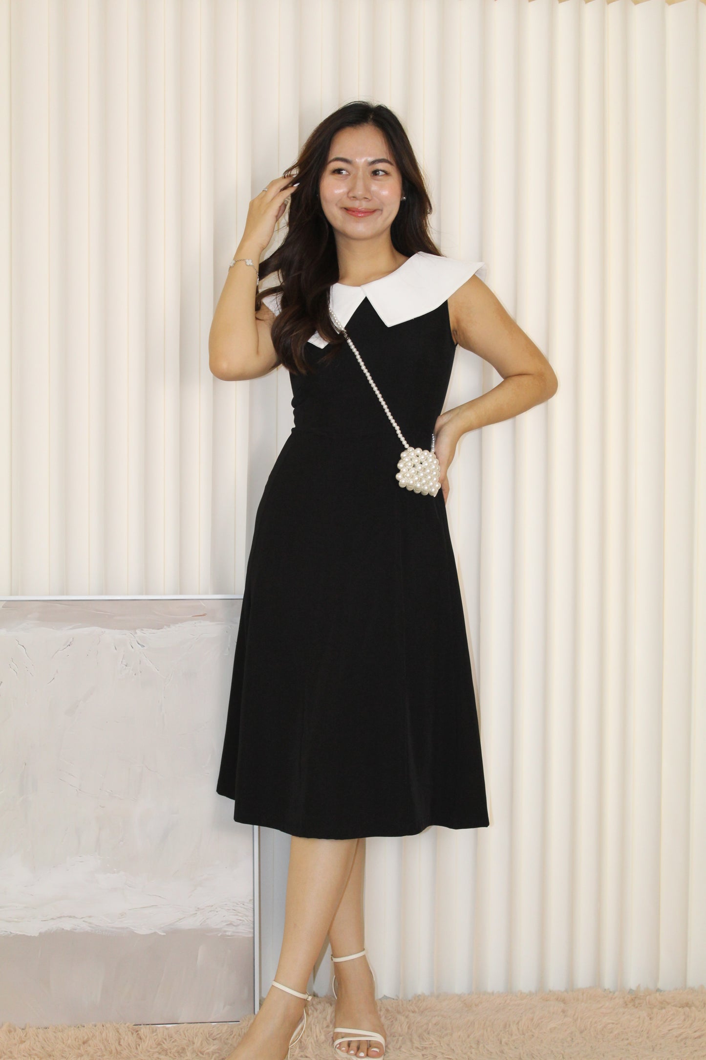 Teffa A-Line Midi Dress (Black)