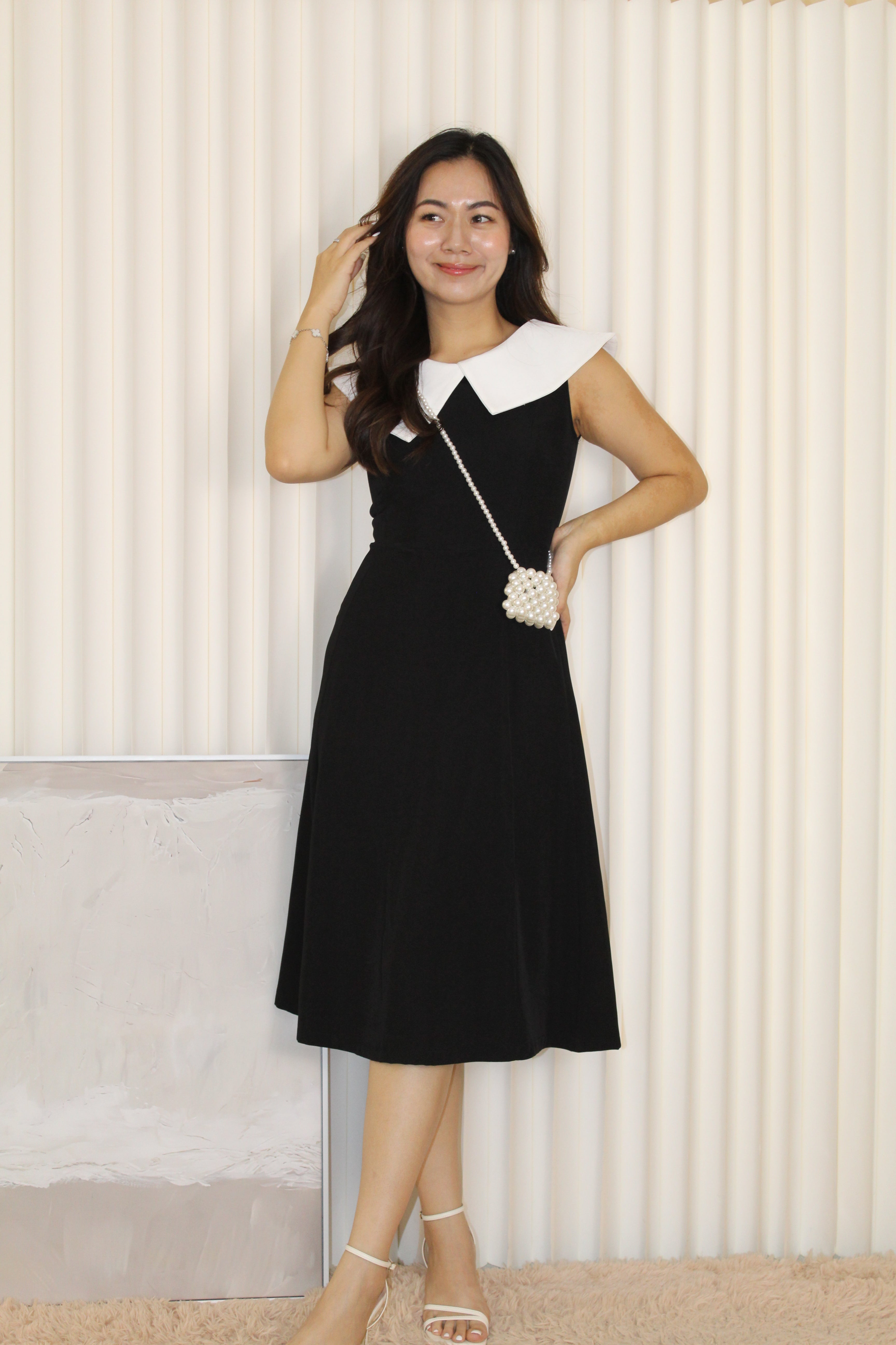 Teffa A-Line Midi Dress (Black)