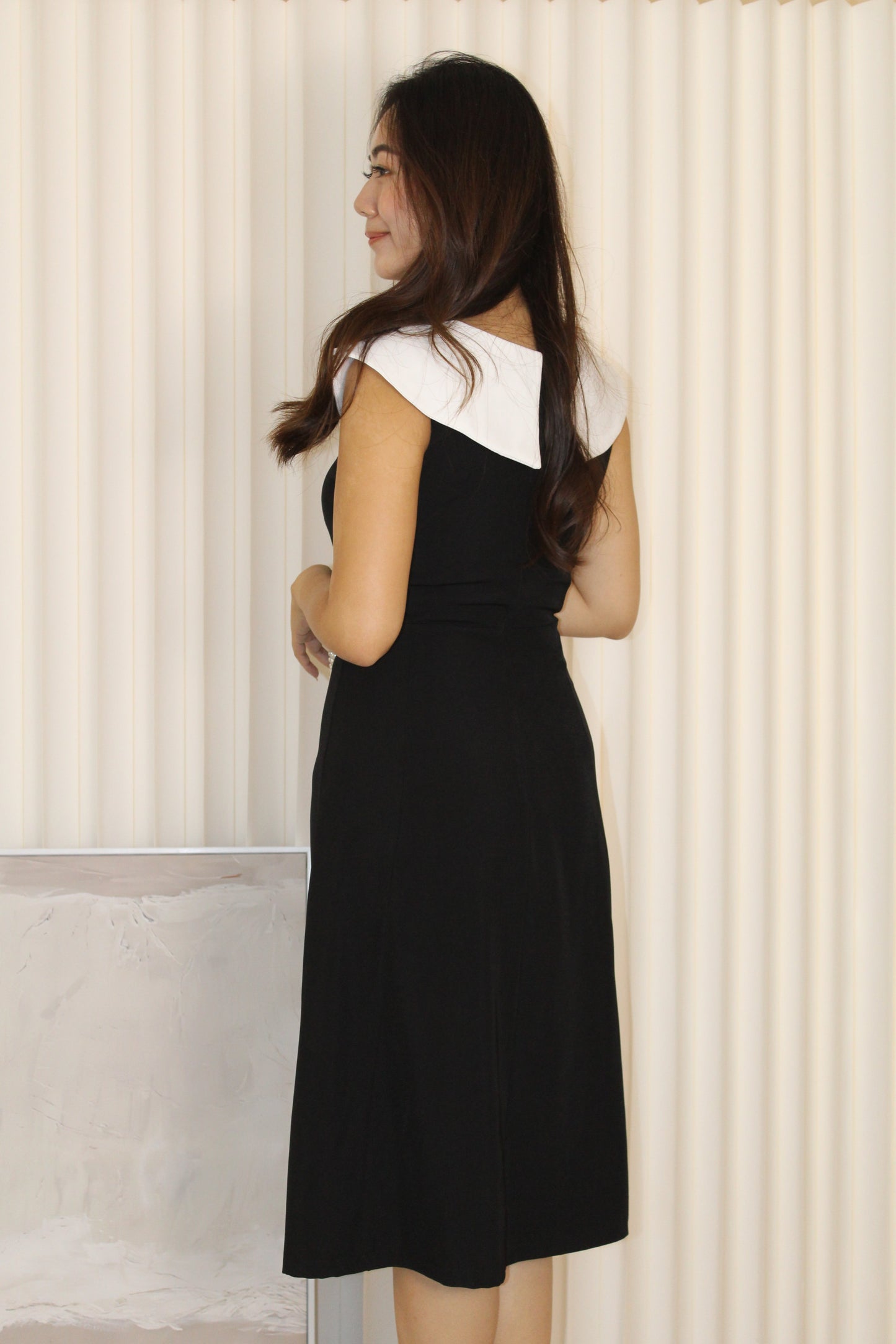 Teffa A-Line Midi Dress (Black)