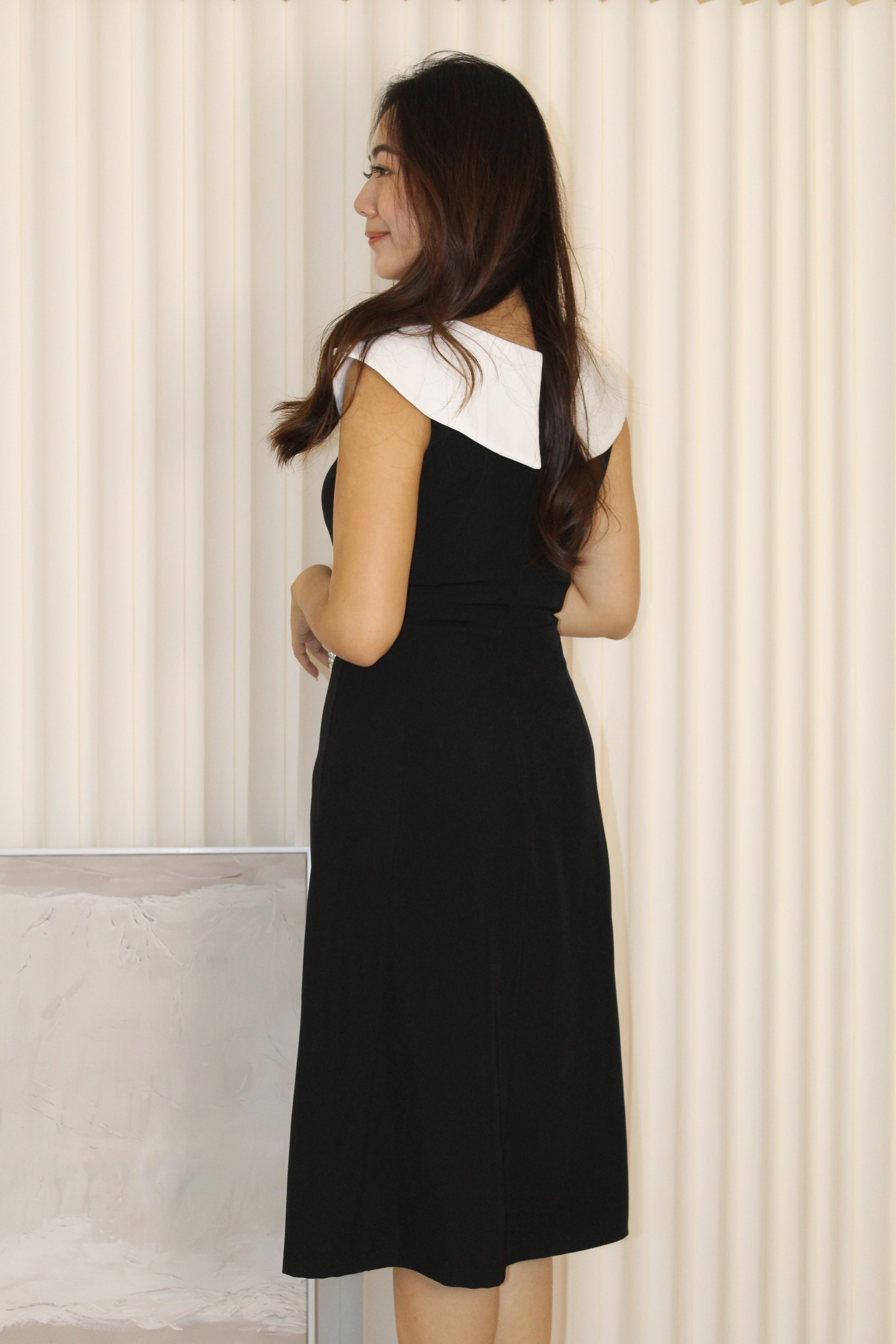 Teffa A-Line Midi Dress (Black)